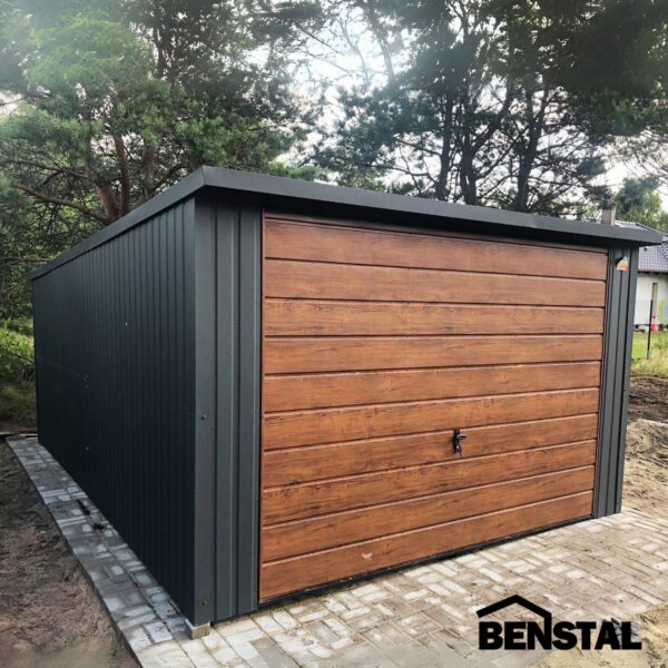 Einzelblechgarage-Anthrazit-Graphit-Schraege-nach-hinten-Schwingtor-Nussbaum-