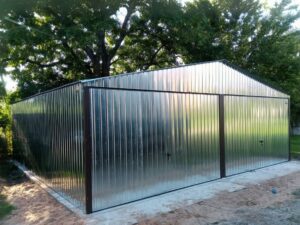 Garage aus verzinktem Blech, für zwei Autos, Giebel, Flügeltor (1)