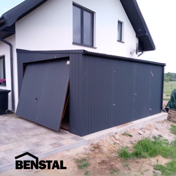 Einzelgarage-aus-Blech-Anthrazit-Graphit-seitliche-Schraege-Schwingtuer