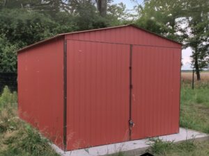 Einzelgarage aus Blech, burgunderrot, Giebel, Einzelstellplatz, Doppelflügeltor