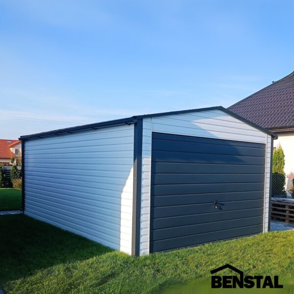 Blechgarage-Einzelgarage-Satteldach-Weiss-Schwingtor-Tuer-Anthrazit