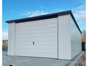 Blechgarage-Weiss-Schwingtor-Neigung-nach-hinten-