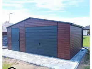 Blechgarage-holzaenliche-Farbe-Nussbaum-Satteldach-Schwingtor-iund-Tuer-in-der-Farbe-Anzhrazit